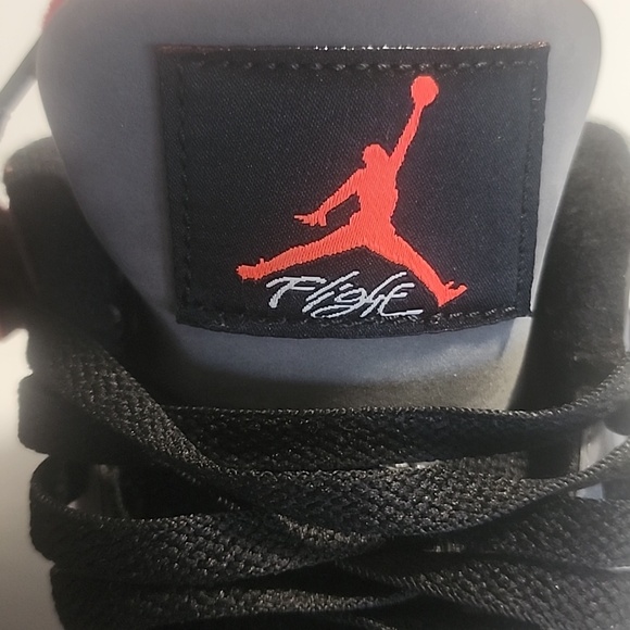 Air Jordan 4 Retro Grey/Infrared Sneakers, Size 7Y - Picture 9 of 12